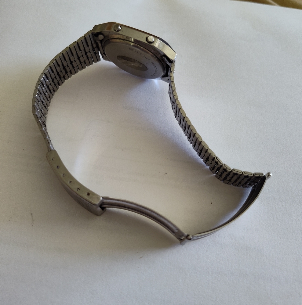 Seiko Silver Digital Watch - Picture 4 of 10